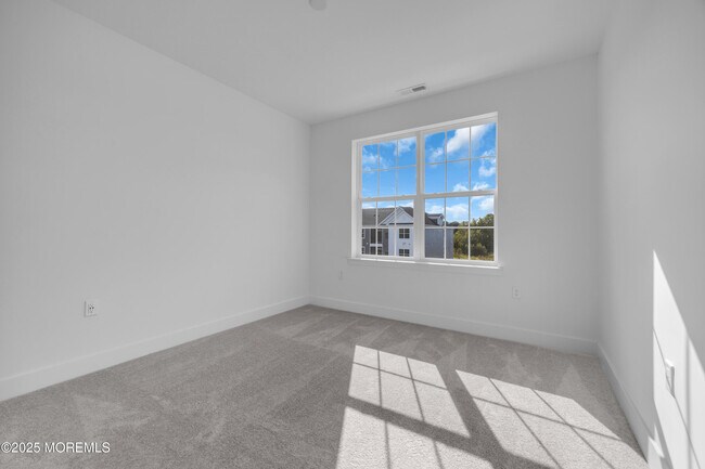 Building Photo - 28211 Radford Ct