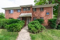 Building Photo - 811 S Fifth-811-05