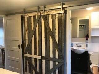 Building Photo - 704 1/2 W Robb Ave