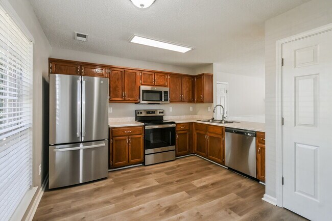 Building Photo - 6422 Manchester St