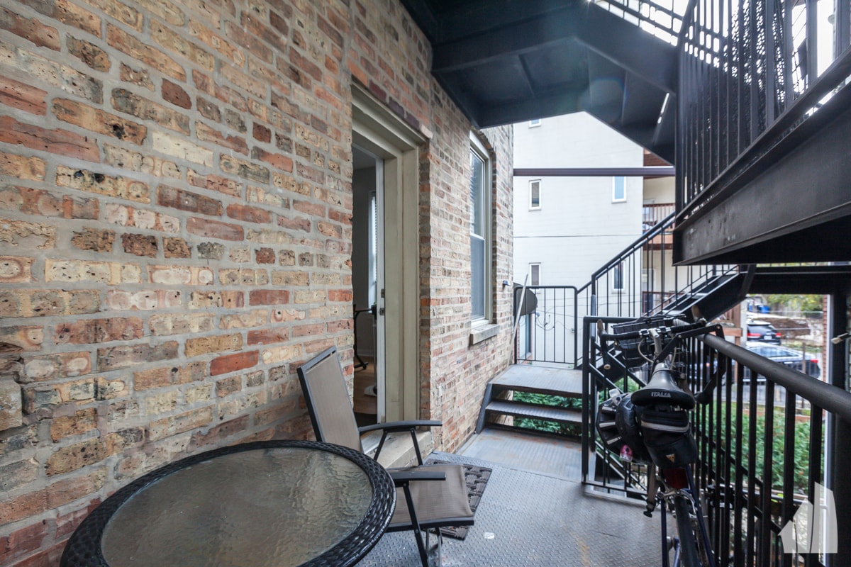 Building Photo - 1510 N Greenview Ave