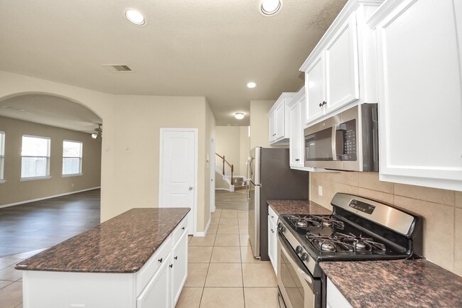 Building Photo - 6106 Grassy Haven Ln