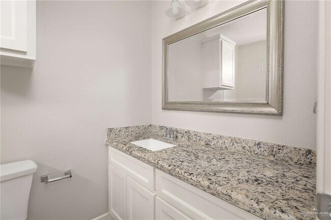 Building Photo - 12 Alta Vista Dr