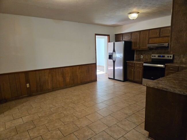 Building Photo - FOR RENT in North Columbus! Available Now!