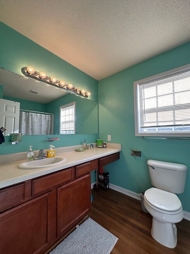 Building Photo - 101 Spain Dr