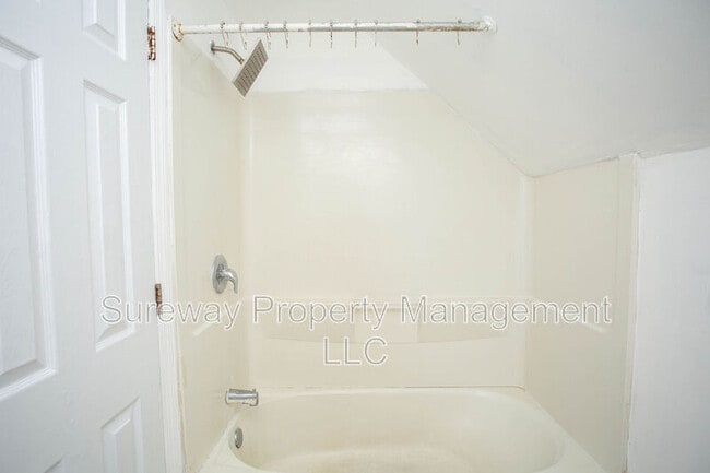 Building Photo - 11 Sedgwick Ln