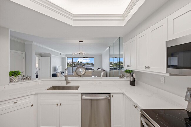 Building Photo - 9700 Gulf Shore Dr