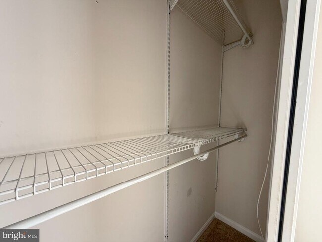 Building Photo - 8316 Green Grass Rd