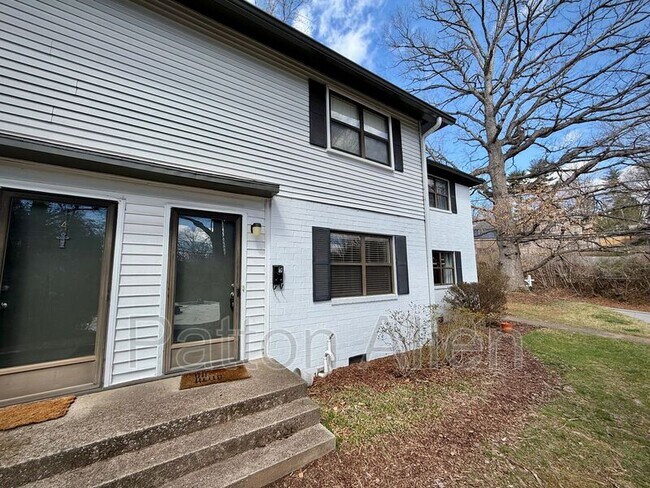 Building Photo - 615 Biltmore Ave