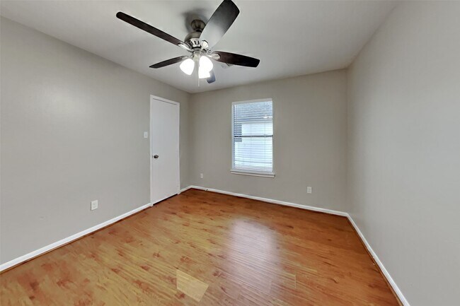 Building Photo - 3723 Hidden Brook Ln