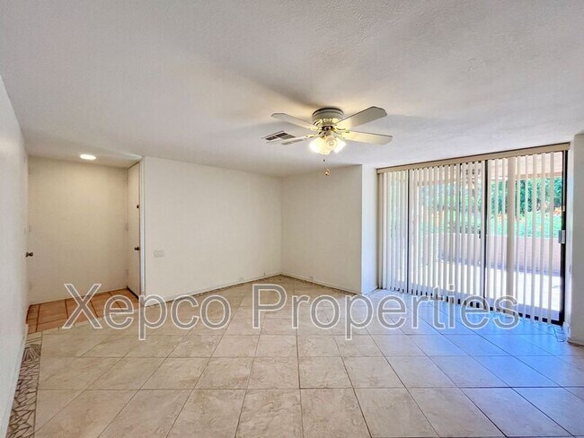 Building Photo - 2571 N Whitewater Club Dr