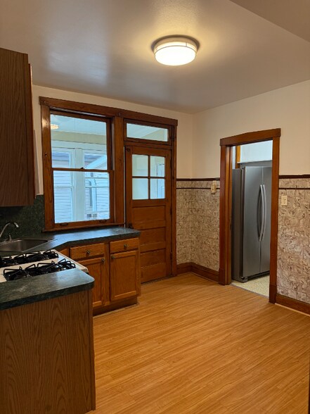 Primary Photo - 3847 N Linder Ave