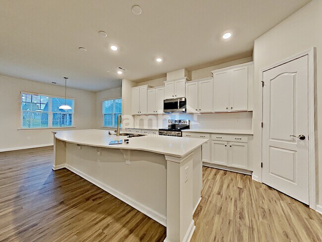 Building Photo - 14326 Hugh Dixon Way