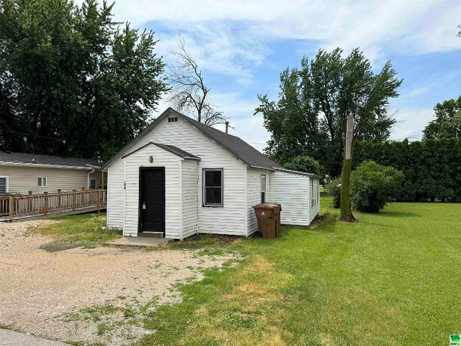 Primary Photo - 106 Ash St