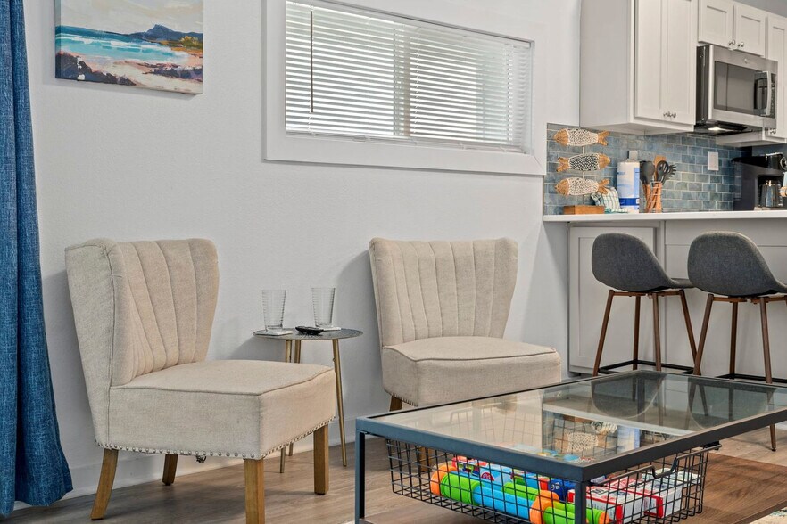 Building Photo - 4000 Gulf Terrace Dr