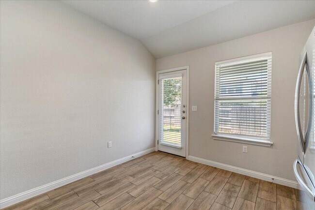Building Photo - 8205 Cottage Rose Dr