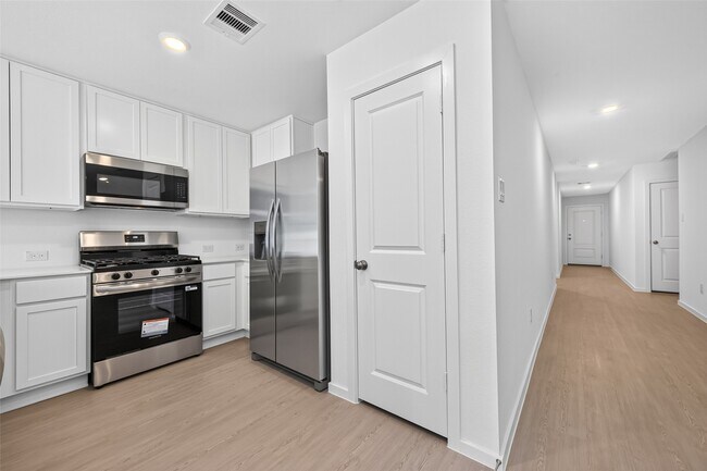 Building Photo - 25568 Rose Creek Dr