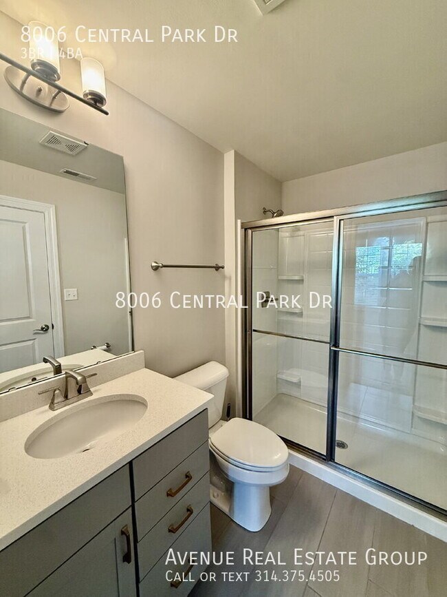 Building Photo - 8006 Central Park Dr