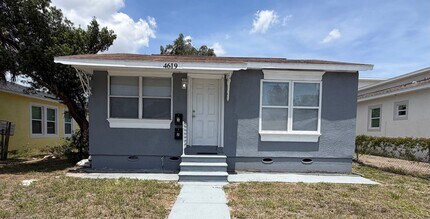 Building Photo - 4619