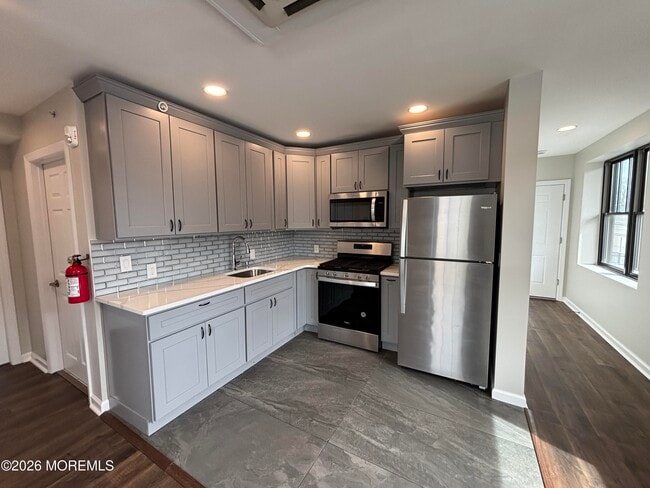 Building Photo - 21 Mechanic St