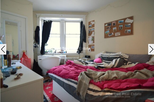 Building Photo - 72 Egmont St