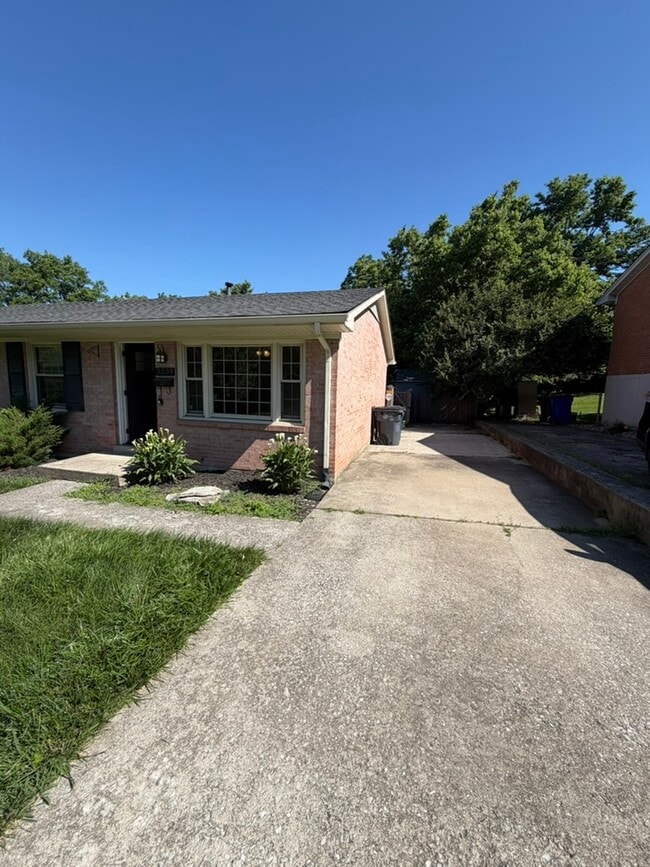 Building Photo - 3339 Sutherland Dr