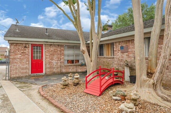 Building Photo - 11826 Oceanview St