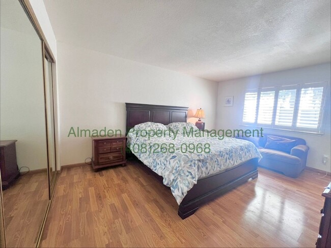 Building Photo - Remodeled Sunrise Community Single Story Condo! Pets Negotiable! Great Schools & Central A/C!!