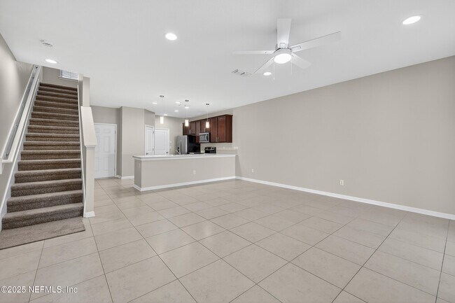 Building Photo - 3910 Buckthorne Dr