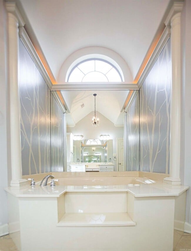 Building Photo - Amazing Woodlands Edge Home