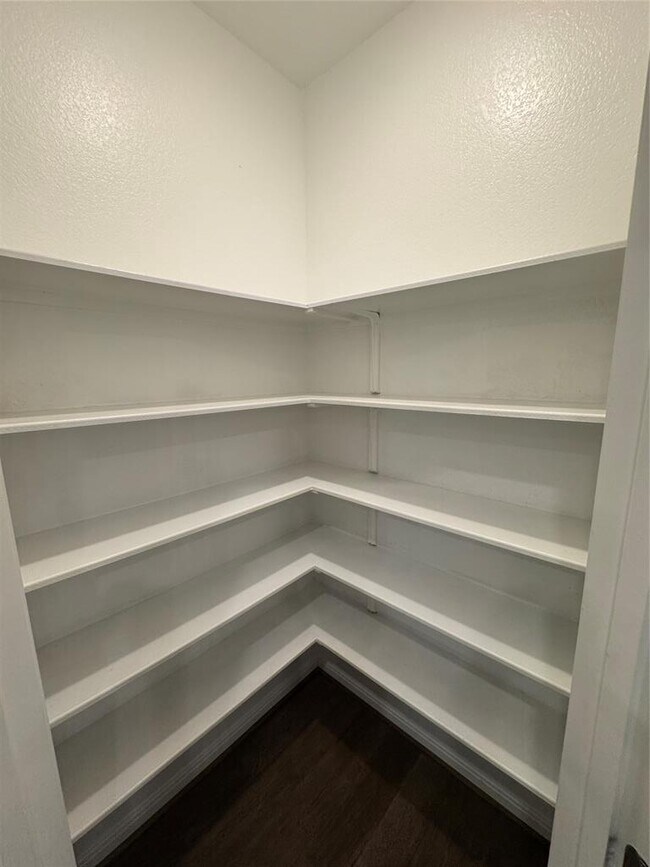 Building Photo - 120 Buckthorn Dr