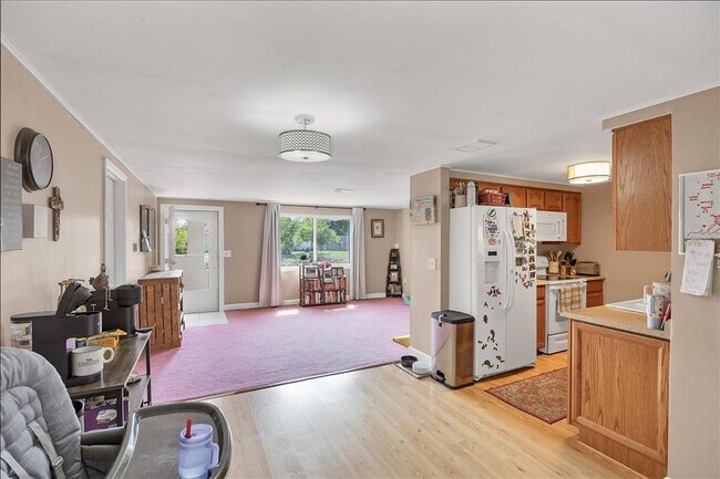 Building Photo - 3010 Golden Rain Dr