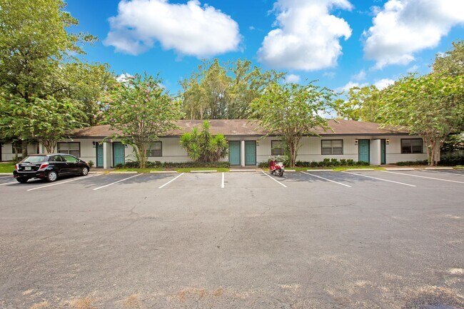 Interior Photo - Cypress Villas | 1 & 2 Bedroom Apartments in Gainesville, FL