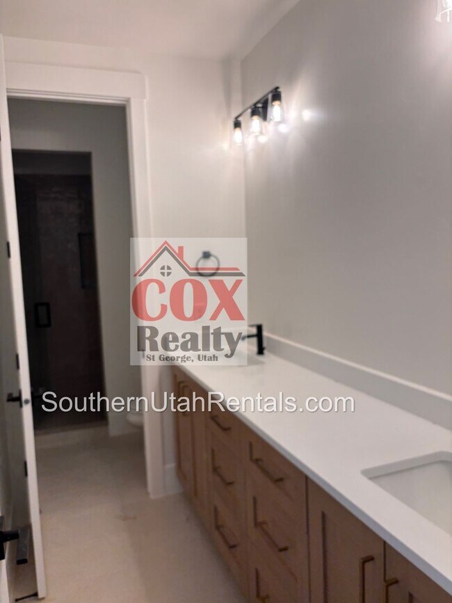 Building Photo - Ultimate Brand New Dream House - 6 bed | C...