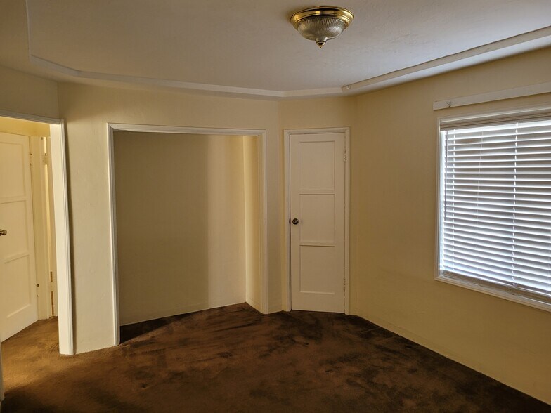 Building Photo - 1426 Orizaba Ave