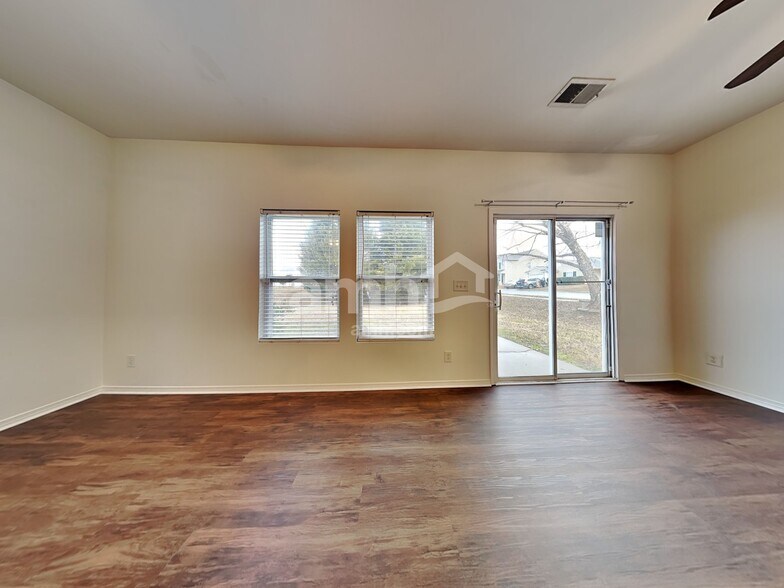 Building Photo - 4636 Meadowfield Rd