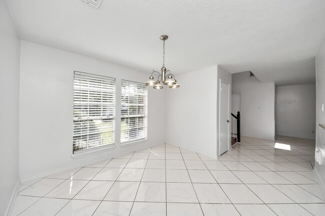 Building Photo - 8026 Big Oak Trail Dr