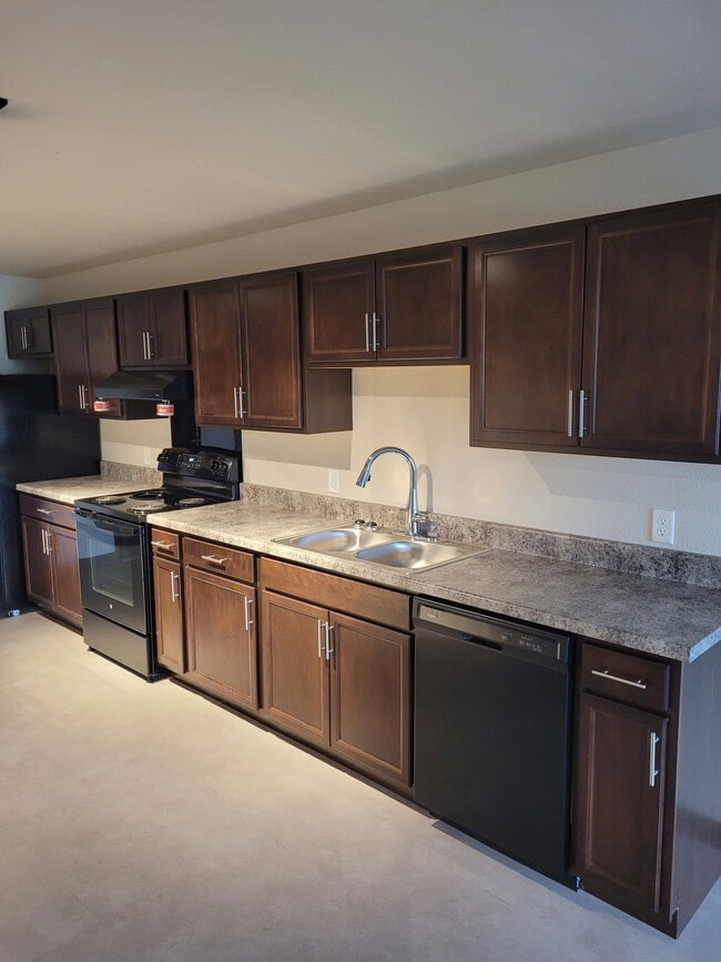 Building Photo - Historic Walnut Square