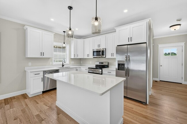 Building Photo - 5 Devon Pl