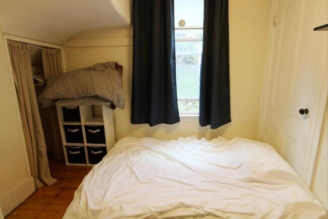 Building Photo - 34 Essex St