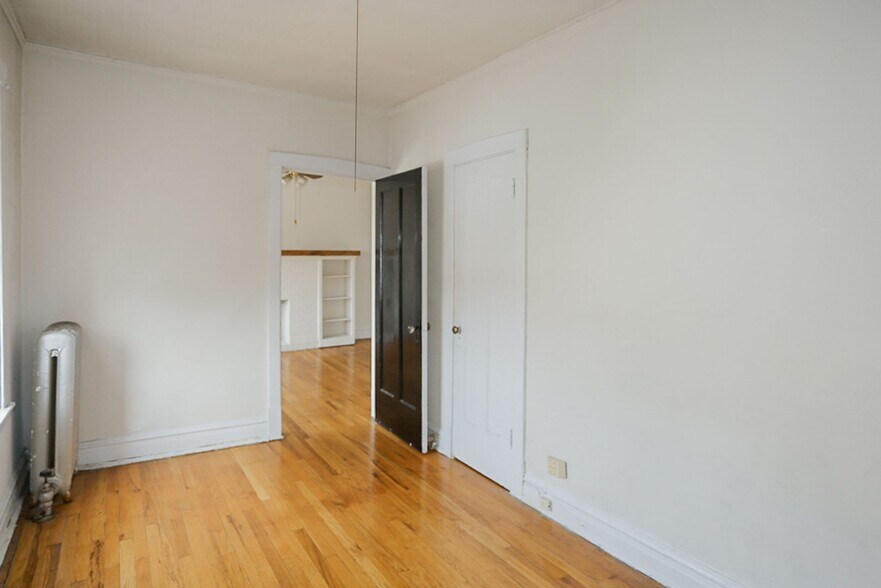 Building Photo - 2612 W Gunnison St
