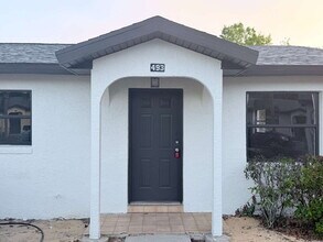 Building Photo - 493 Las Palmas Cir
