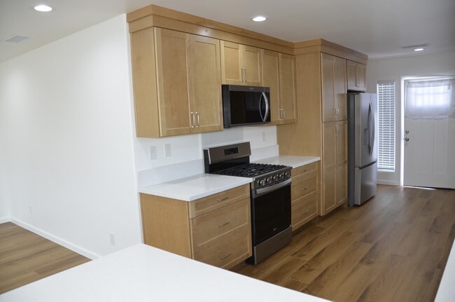 Building Photo - 3605 W 181st St