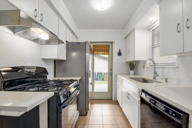 Building Photo - 123 Coleman St