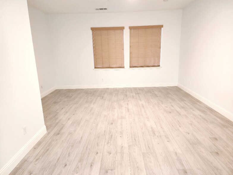 Building Photo - 1168 Pimento Dr