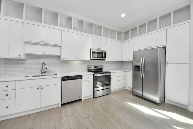 Building Photo - 1708 Winter St