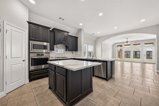 Building Photo - 2107 Cinnamon Teal Cir