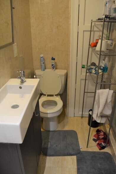 Building Photo - 1203 Beacon St