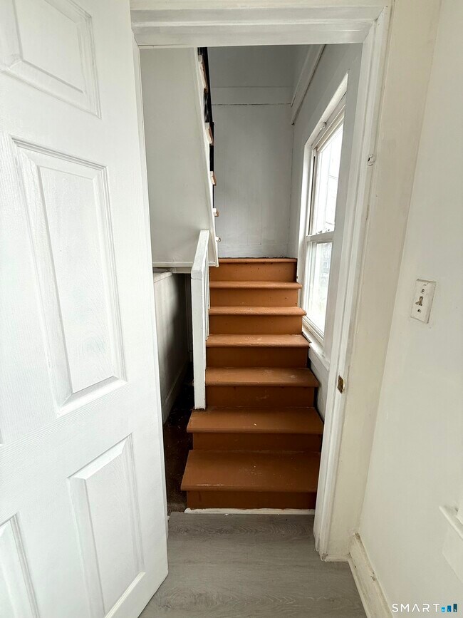 Building Photo - 21 Edgar St