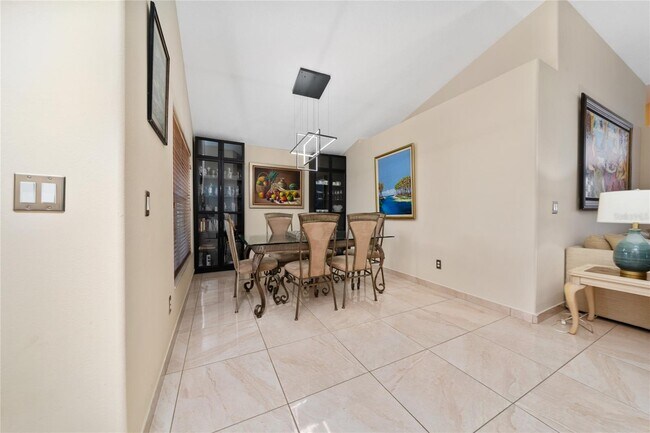 Building Photo - 1610 Oak Hill Trail